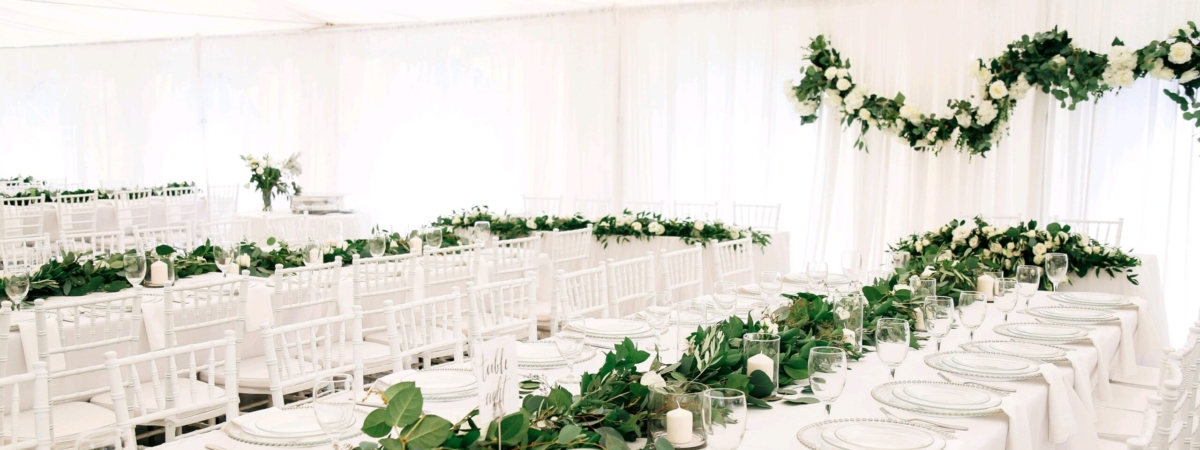green, white, table runner, elegant wedding